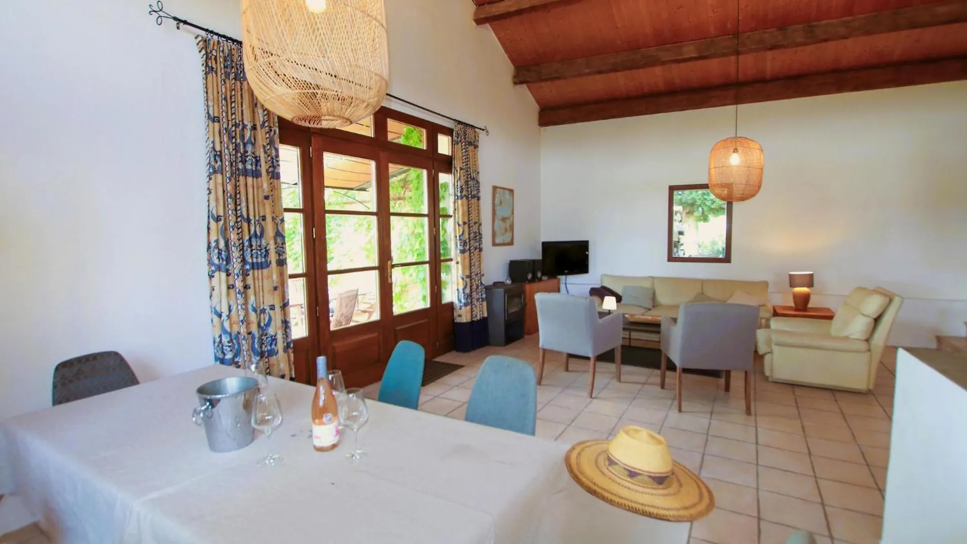 Ferme Des Barralieres Villa Tulette 0*,  Fransa